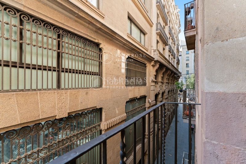 Foto dfea64b5-582b-4d4d-8beb-4c44ed138baa. Pis a Gòtic Barcelona