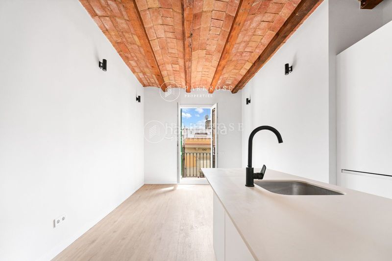 Foto 2d3bb934-73a5-43ef-8166-b554c3545b5a. Pis a Hostafrancs Barcelona