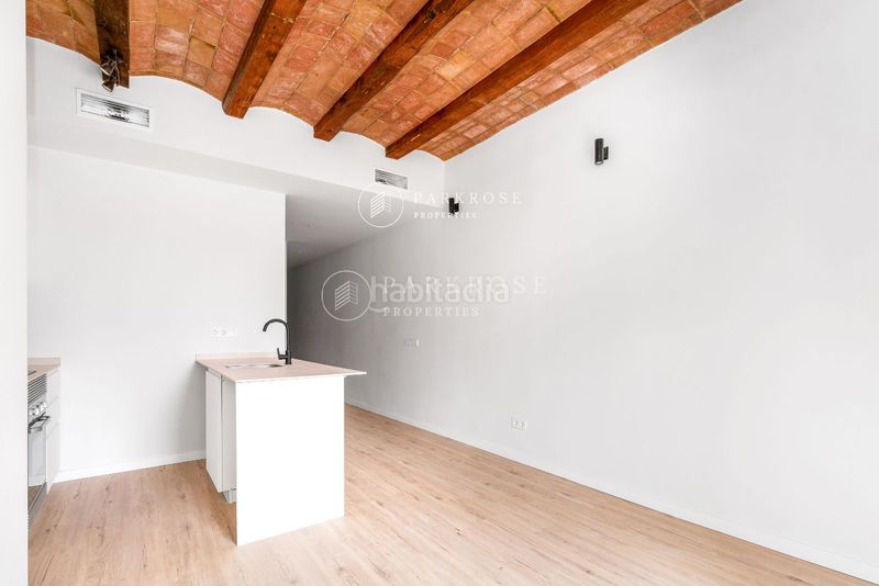 Foto d7aeca79-ae4b-46da-951b-f106687bb56d. Pis a Hostafrancs Barcelona