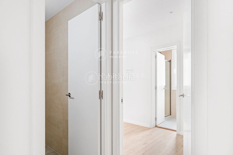 Foto dd0b5bea-76a0-431e-a53a-34cb70a20569. Pis a Hostafrancs Barcelona