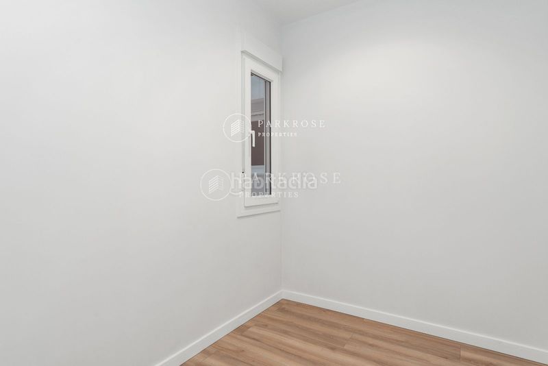 Foto 5d70abd0-e61b-411c-953f-3d4c8ffe899c. Pis amb calefacció a Hostafrancs Barcelona