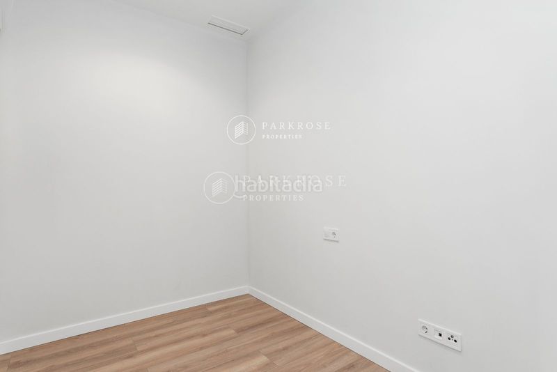Foto 56f31b88-78f4-4627-8b64-e5caeccddfe9. Pis amb calefacció a Hostafrancs Barcelona