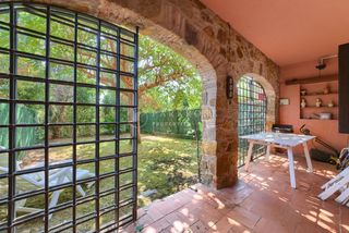 Reihenhaus  Llevantí de mar. Espectacular casa adosada de 3 plantas de 189m2 con jardín, balc