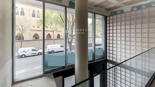 Location Local commercial  Diputació. Locales comerciales en bruto en la plaça monumental