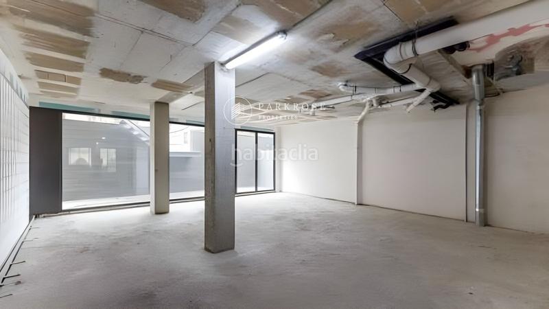 Foto b7f1db89-227a-420f-8a68-edf38b3e0657. Rent business premise in Fort Pienc Barcelona