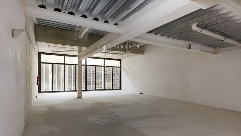 Foto fbbb4e53-da50-45a8-a2aa-4969dc4d0611. Rent business premise in Fort Pienc Barcelona