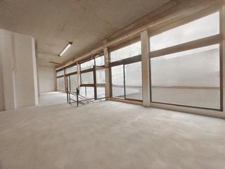 Location Local commercial  Rogent. Local obra nueva en alquiler con una gran terraza en el clot