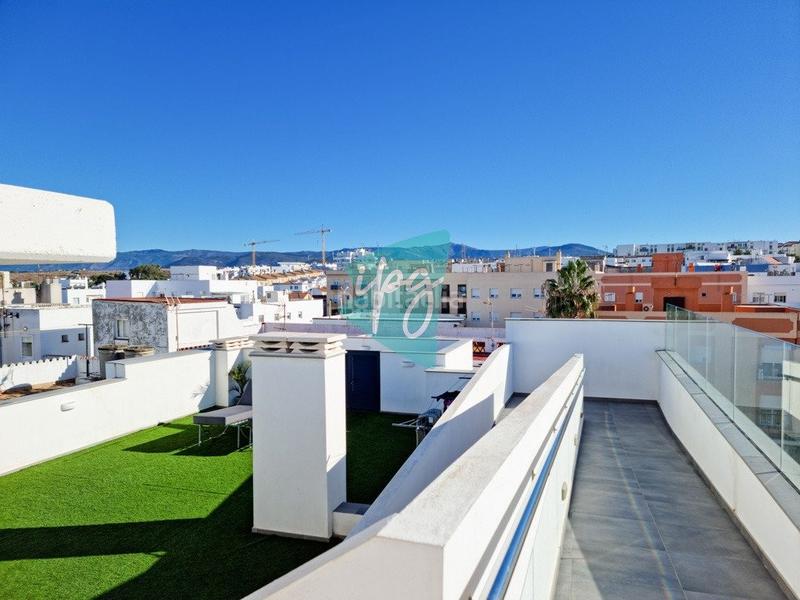 Foto 2f615a16-2de5-4eaf-910e-d99aa757db51. Attique dans Tarifa ciudad Tarifa