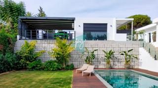 Xalet a San Pedro de Alcántara Pueblo. Villa rosario elegancia y modernidad en un oasis de lujo y confo