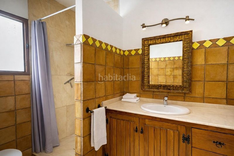 Foto 8789f837-82c4-42e7-8f69-f7b0f9a90fda. Casa adosada vivienda independiente en casco histórico en Estepona