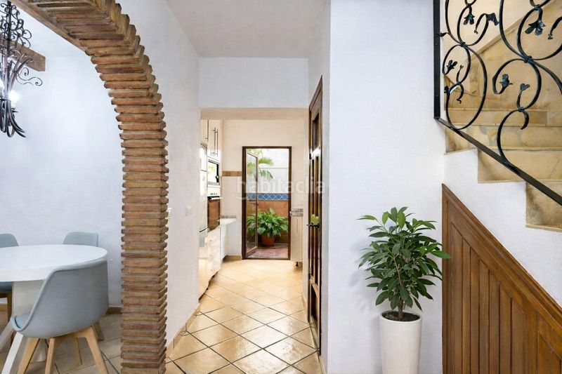 Foto d0562b44-895e-4241-9cdd-234b12823903. Casa adosada vivienda independiente en casco histórico en Estepona