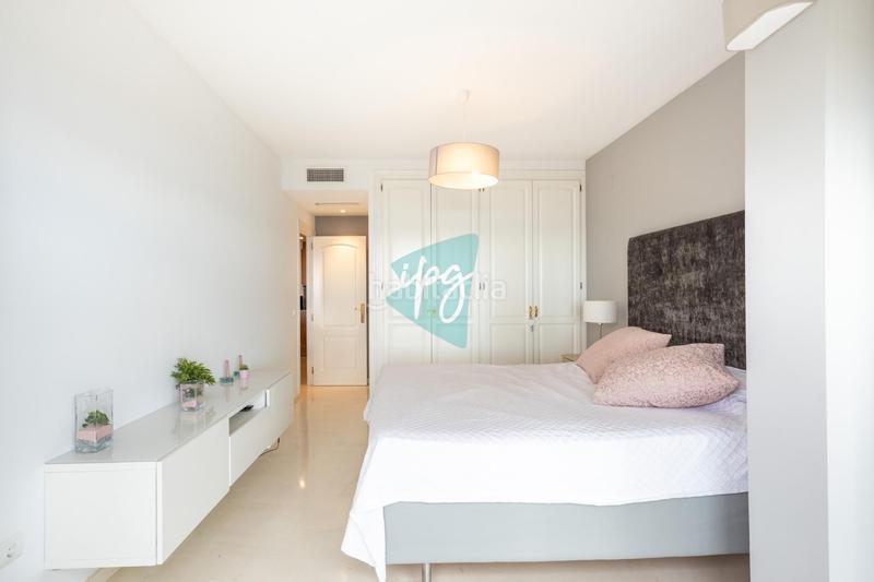 Foto 16b425ea-784b-4d43-9a8b-571bf8976acd. Alquiler apartamento  vistas al mar en Estepona