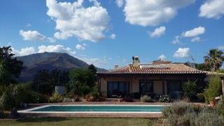 Casa en Guadalobn. Finca con casa de campo