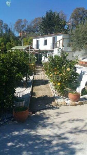 Foto d26df8af-ce85-4299-8bf3-6fe8b345a576. Chalet en Las Lomas Estepona