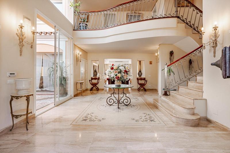 Foto 878b2489-a3f1-4930-9cf7-1049dd3b53d6. Chalet with parking pool in El Velerín Estepona