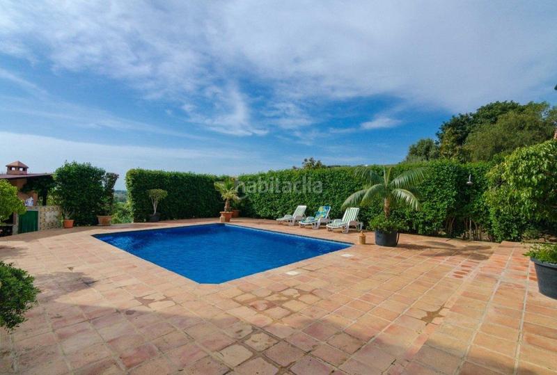 Foto b3474d99-c90c-4381-8a68-e5cfebcb1d15. Chalet  en altos de Estepona Estepona