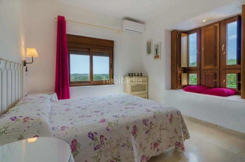 Foto b9b43a82-4e86-468b-8e02-65f146019b65. Chalet  en altos de Estepona Estepona