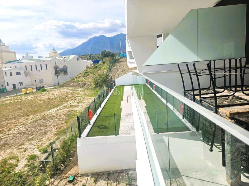 Foto 923dd995-e2df-4e4e-9912-b9d1bd6cd7dc. Apartament amb aparcament piscina a Centro Estepona