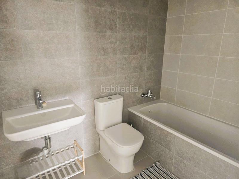 Foto dbe8a788-02bf-4e5c-8a60-ff3d3e9959f2. Apartament amb aparcament piscina a Centro Estepona