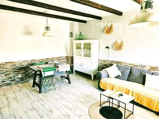 Apartamento en Sierra de Estepona - Avda. de Andalucía. Apartamento de 2 dormitorios y un baño en zona centro