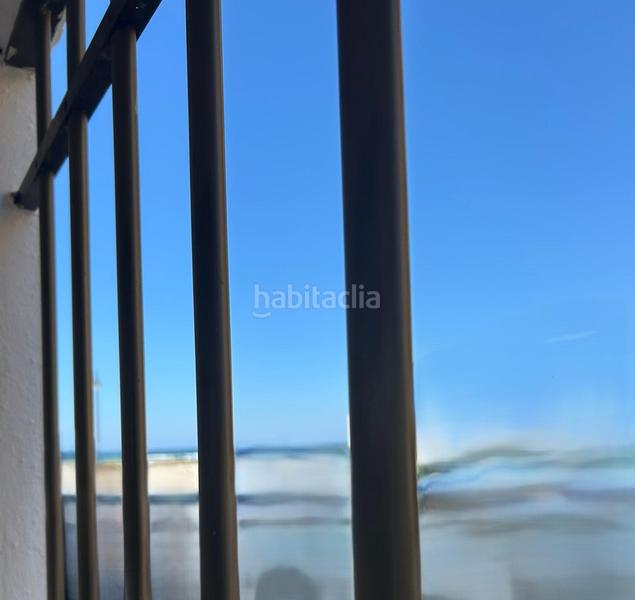 Foto a2fe4b31-da75-4689-85f2-085139f98671. Apartamento  de tres dormitorios en primera linea de playa en Tarifa