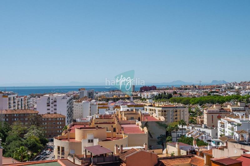 Foto 980f2087-b1e6-401b-9621-bdd432b4ccbb. Attique avec parking piscine dans sierra de Estepona - avda. de andalucía Estepona