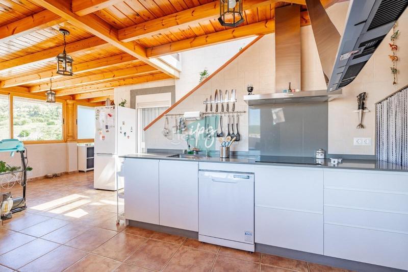 Foto ef8aa435-9771-475d-a2a9-0c422649c9ac. Penthouse with parking pool in sierra de Estepona - avda. de andalucía Estepona