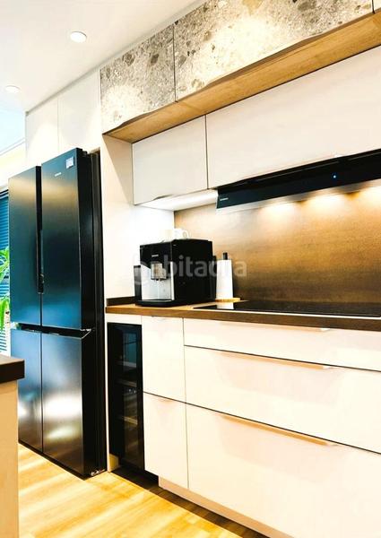 Foto 3e969f2a-2d2c-4a4d-8a9d-3dc87ec619d0. Etagenwohnung mit parking pool in Centro Estepona