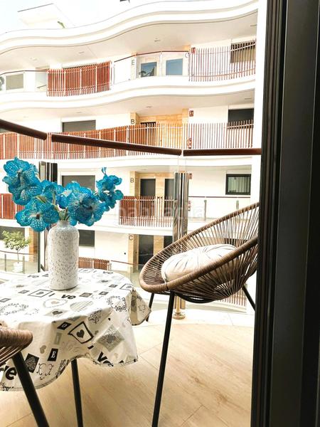 Foto bb7d8fbb-de2f-4e7d-a122-2d0a0abe52b3. Etagenwohnung mit parking pool in Centro Estepona