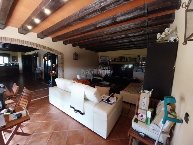 Foto 0cbbf704-d534-4910-90a2-bbf3d6b2bd79. Chalet villa dentro en sierra de Estepona - avda. de andalucía Estepona