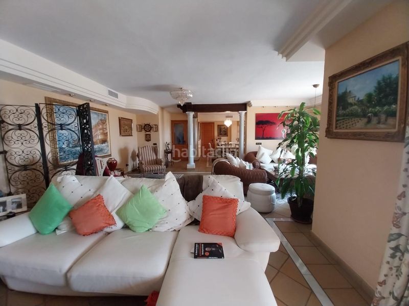 Foto 4cfd3991-48db-410f-ae0f-7a21ab68978e. Chalet villa dentro en sierra de Estepona - avda. de andalucía Estepona