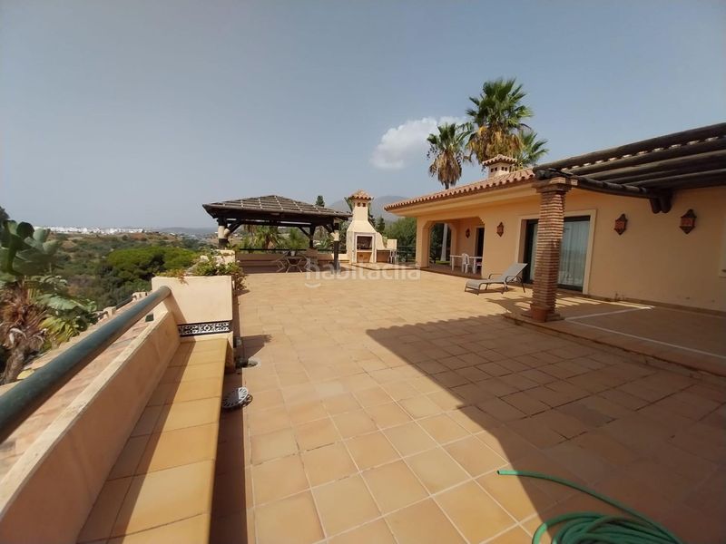 Foto 6bcc43b8-9ec0-4494-8e6e-ae0b45a2e429. Chalet villa dentro en sierra de Estepona - avda. de andalucía Estepona