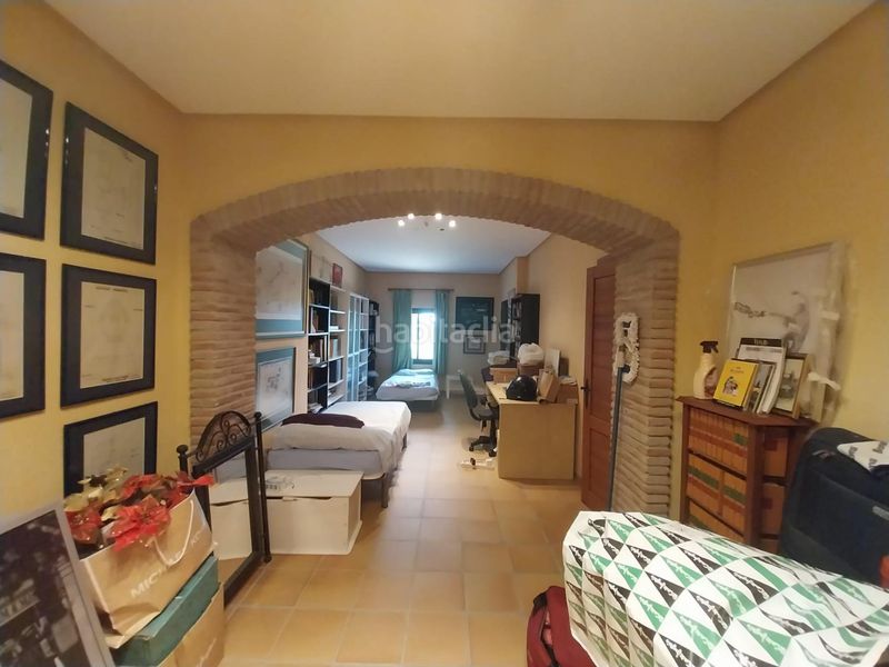 Foto a69ce407-2e5b-42bd-96a6-43bf392459e3. Chalet villa dentro en sierra de Estepona - avda. de andalucía Estepona