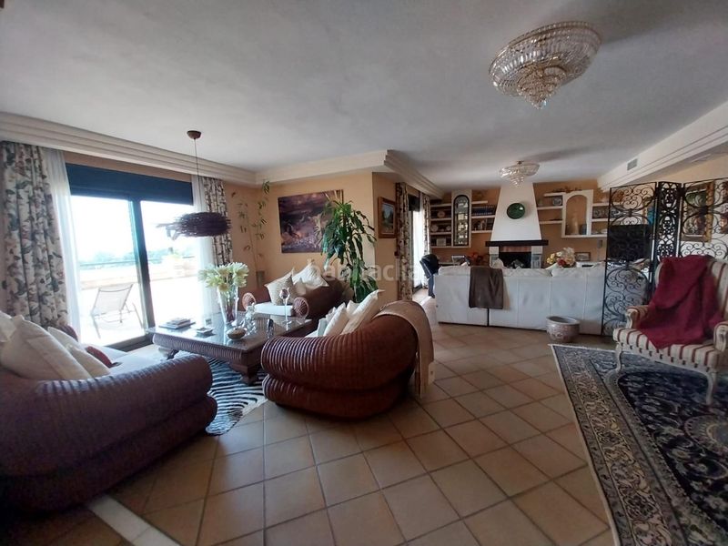 Foto efd585d9-3a64-46bc-ba43-27cd619bf1e3. Chalet villa dentro en sierra de Estepona - avda. de andalucía Estepona