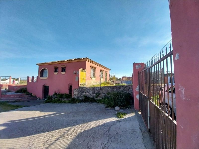 Foto 2d8c23ed-8b81-4d3b-bf14-9544f0372203. Casa amb aparcament a Los Llanos Estepona