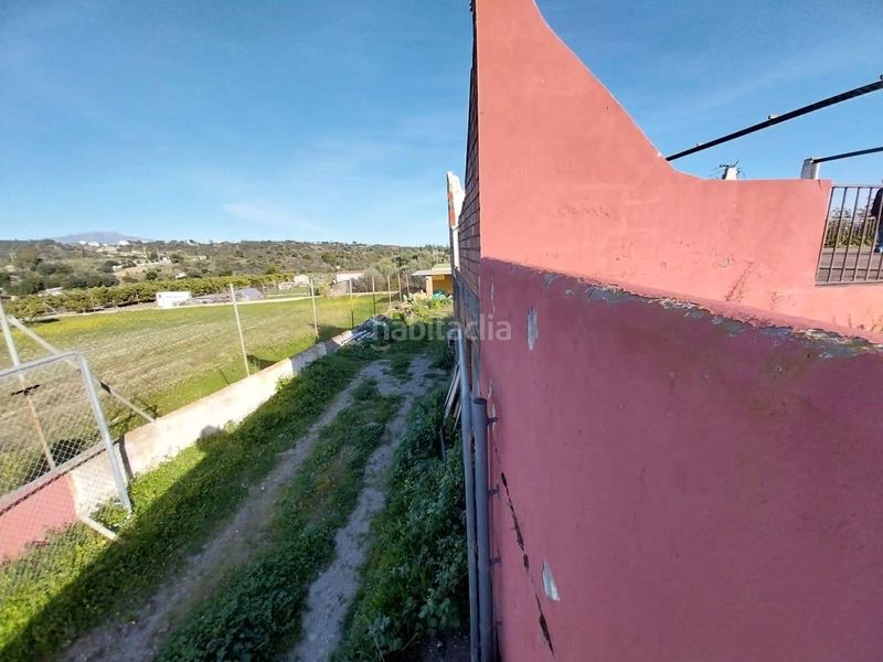 Foto 33d938bd-ff42-403e-a1d6-6e8e60098ddd. Casa amb aparcament a Los Llanos Estepona