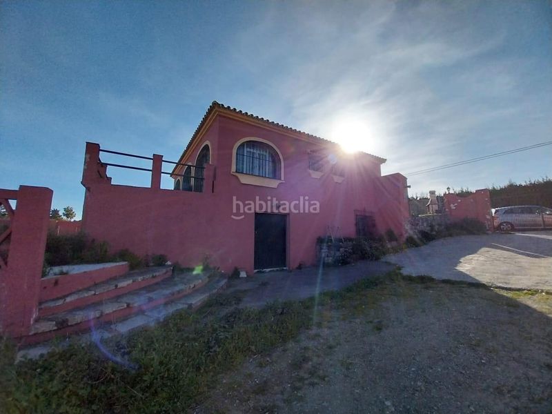 Foto 5e915e8c-59cc-4f85-9c1e-c79743972636. Casa amb aparcament a Los Llanos Estepona