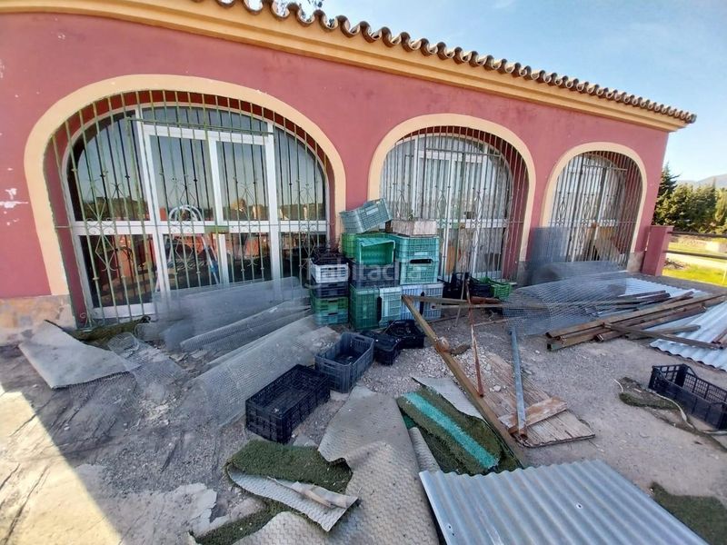 Foto f1cb4edc-d7b0-4635-9338-849d1686db6f. Casa amb aparcament a Los Llanos Estepona