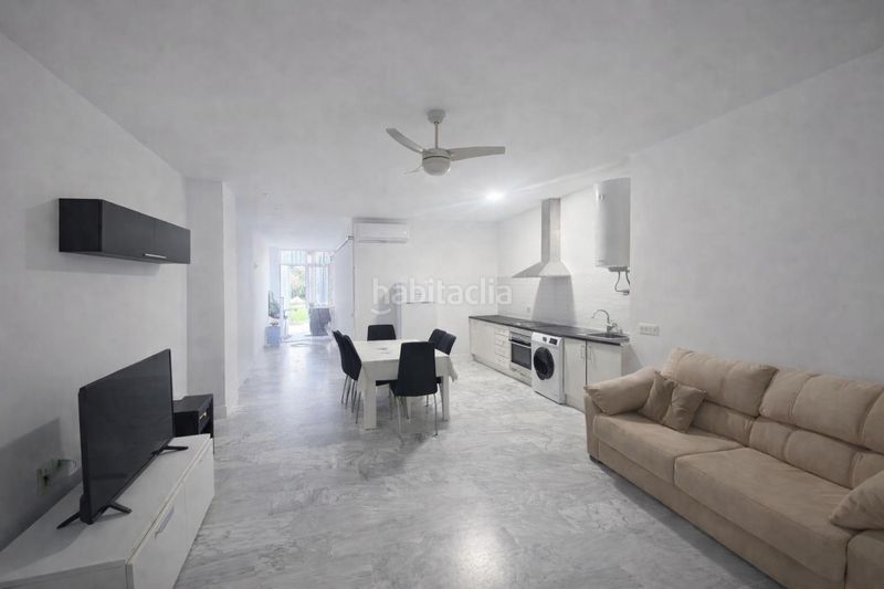 Foto 622e54d7-3cb3-43d6-8508-c7f25792124e. Estudi amb piscina a Bahía Dorada Estepona