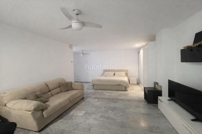 Foto 7751bf1a-86e2-4cbb-afe0-2beb78085552. Estudi amb piscina a Bahía Dorada Estepona