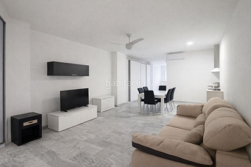 Foto d53bb335-1cb7-4b77-9ad3-e817a28e0091. Estudi amb piscina a Bahía Dorada Estepona