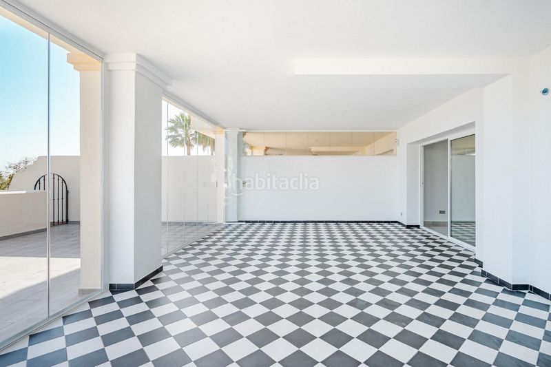 Foto 302506b4-0640-4f17-8927-f15a21bc30e4. Apartament amb calefacció aparcament piscina a La Concha - Resina Golf Estepona