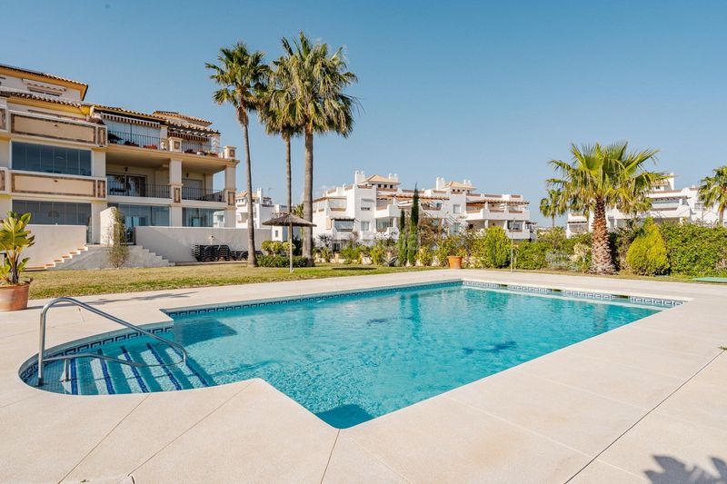 Foto 39d5c74b-4fe9-4429-bfa7-4fcfd20bc8e2. Apartament amb calefacció aparcament piscina a La Concha - Resina Golf Estepona