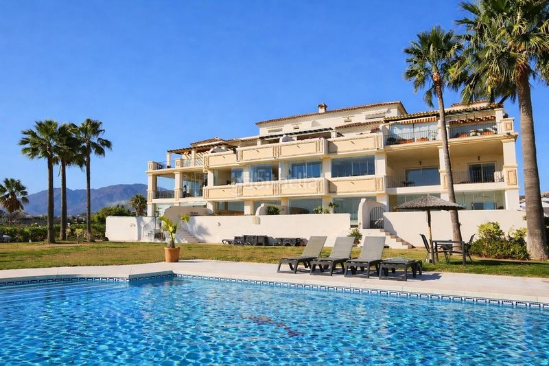 Foto e58bb123-1114-4f61-8ee8-55347c971dd8. Apartament amb calefacció aparcament piscina a La Concha - Resina Golf Estepona