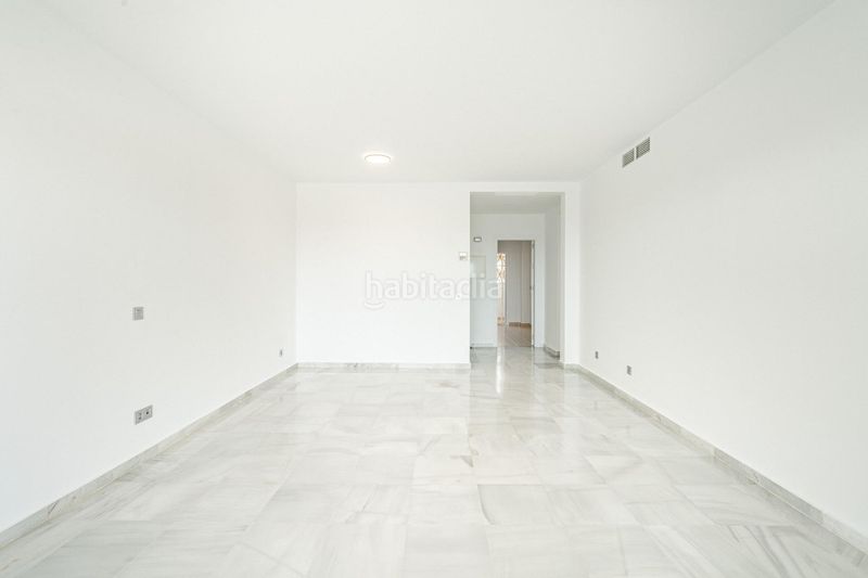 Foto ebb17eae-1e16-4cf4-9323-299ffc5312b7. Apartament amb calefacció aparcament piscina a La Concha - Resina Golf Estepona