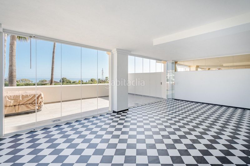 Foto f2f9cf5c-3dda-4df3-adc2-56c13174d059. Apartament amb calefacció aparcament piscina a La Concha - Resina Golf Estepona