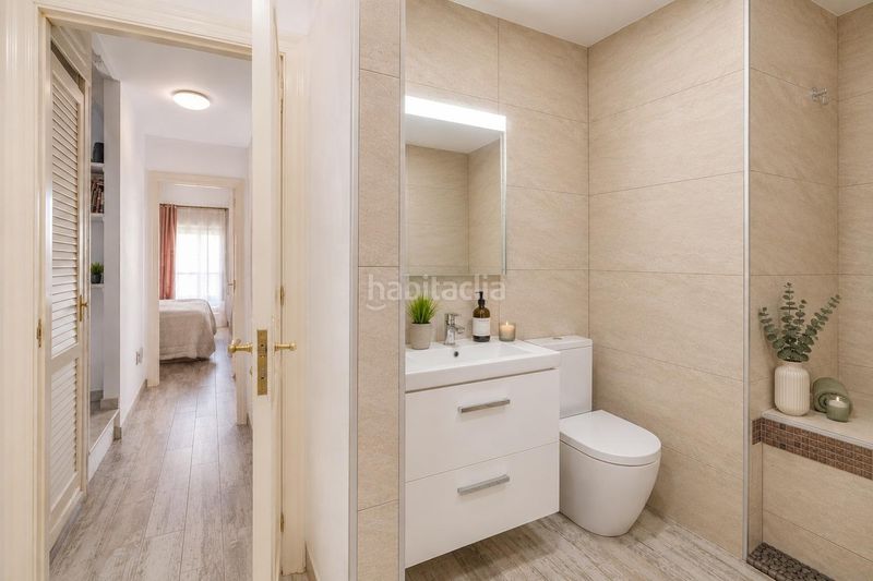 Foto a0fba7da-0388-45cf-832a-e3334fb7ccd9. Casa adossada amb calefacció aparcament piscina a Estepona