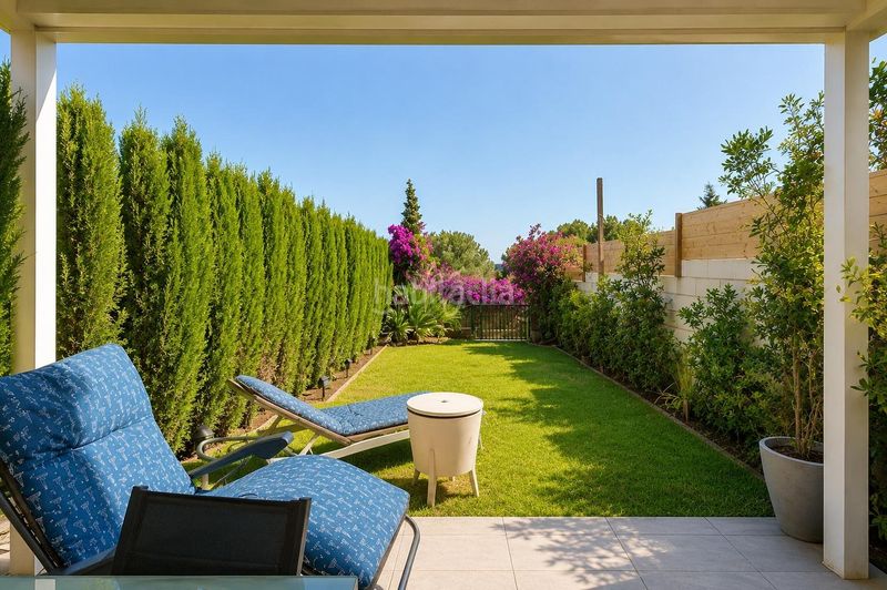 Foto a706bbda-7558-4055-840f-db25cc50c044. Casa adossada amb calefacció aparcament piscina a Estepona
