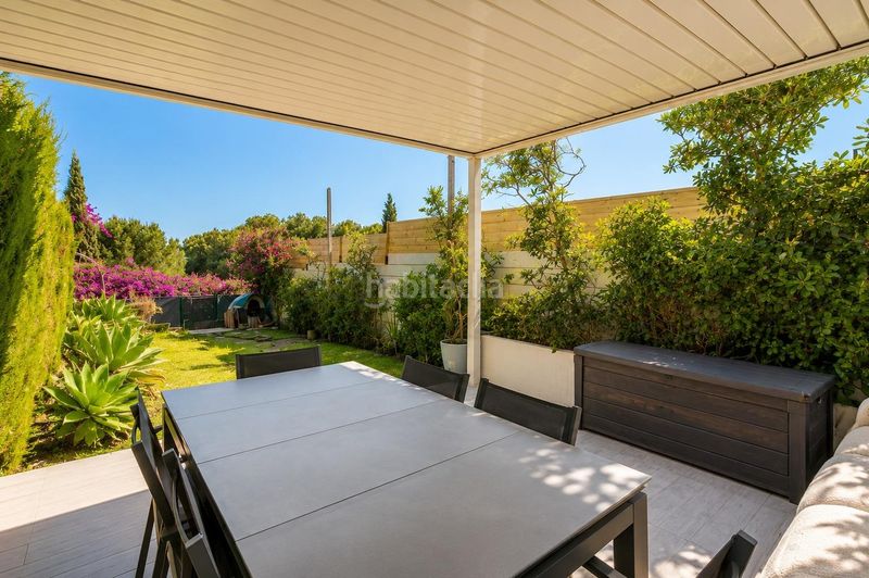 Foto c1f60f5d-2958-4082-82ac-480baef9b04b. Casa adossada amb calefacció aparcament piscina a Estepona
