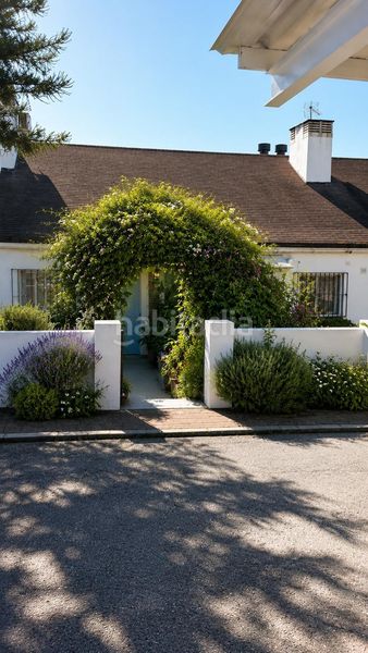 Foto d2725278-6abe-4850-b36f-cea8255f2068. Casa adossada amb calefacció aparcament piscina a Estepona